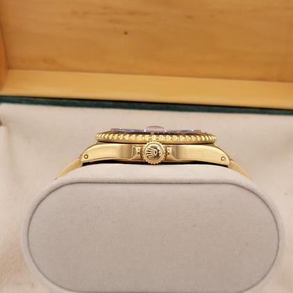 Rolex Submariner Date 16618 18K Yellow Gold