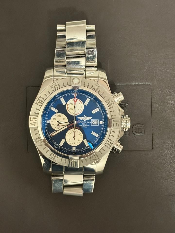 Breitling Super Avenger II A1337111