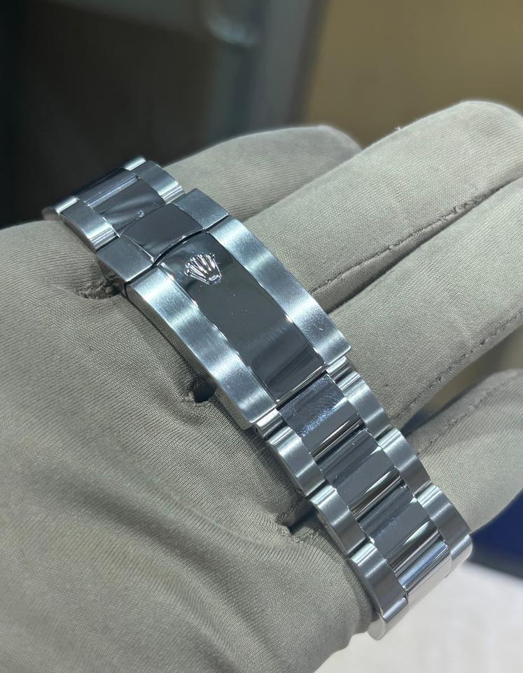 Rolex Sky-Dweller 326934 Black Dial 42mm Full Set