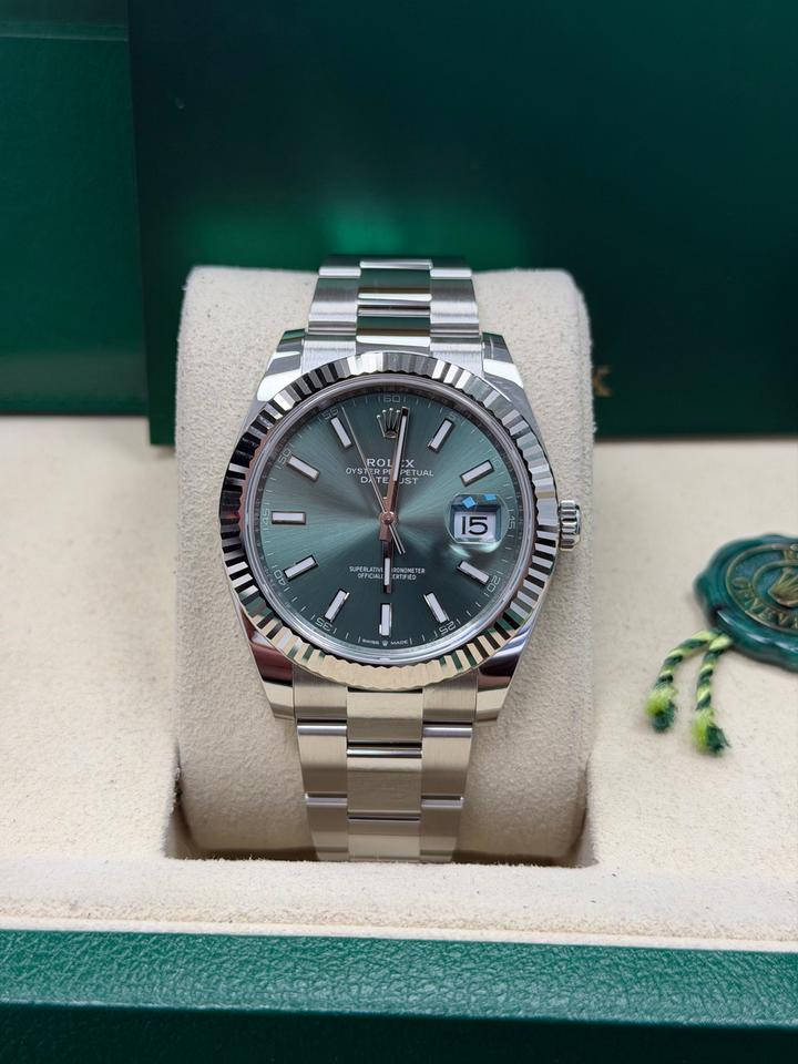 Rolex Datejust 41 126334 Green Dial Oyster 2026