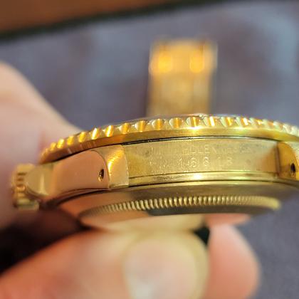 Rolex Submariner Date 16618 18K Yellow Gold