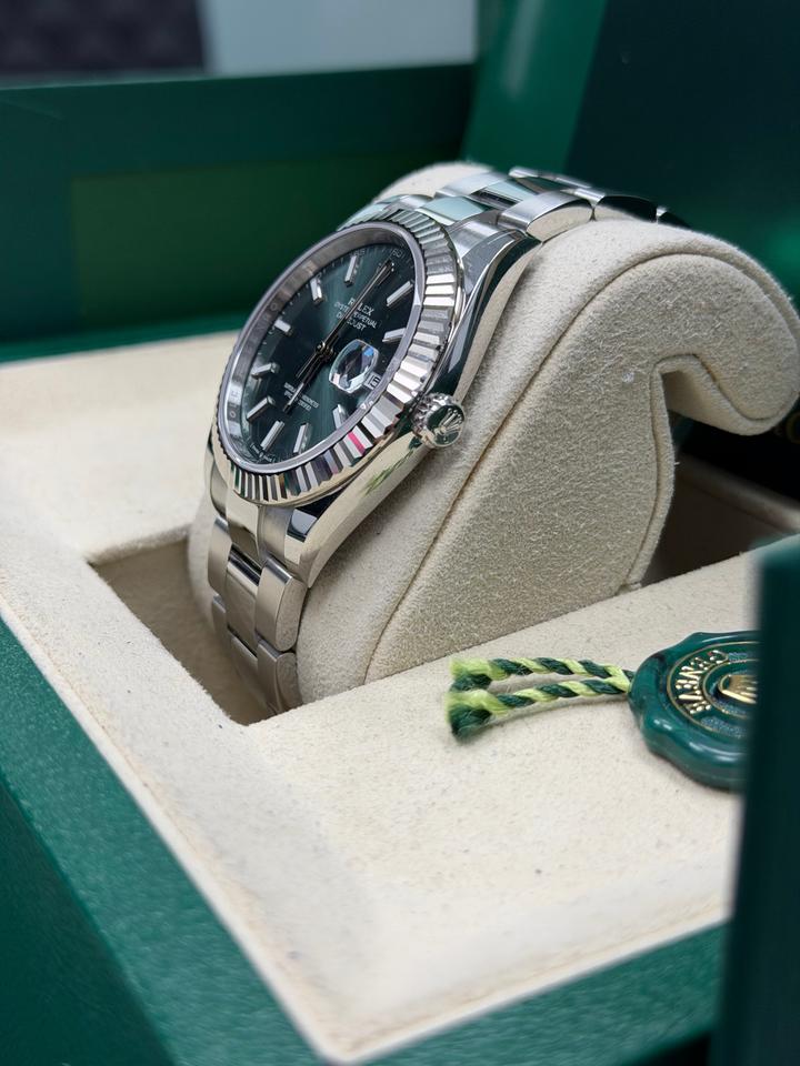 Rolex Datejust 41 126334 Green Dial Oyster 2026
