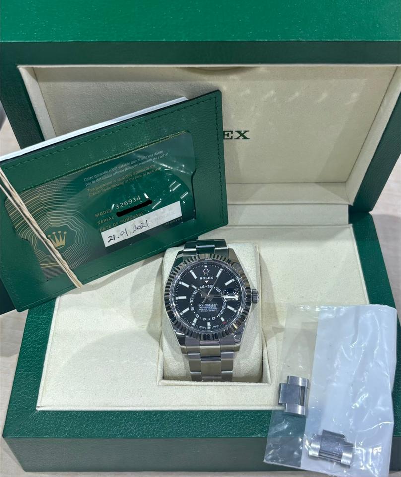 Rolex Sky-Dweller 326934 Black Dial 42mm Full Set
